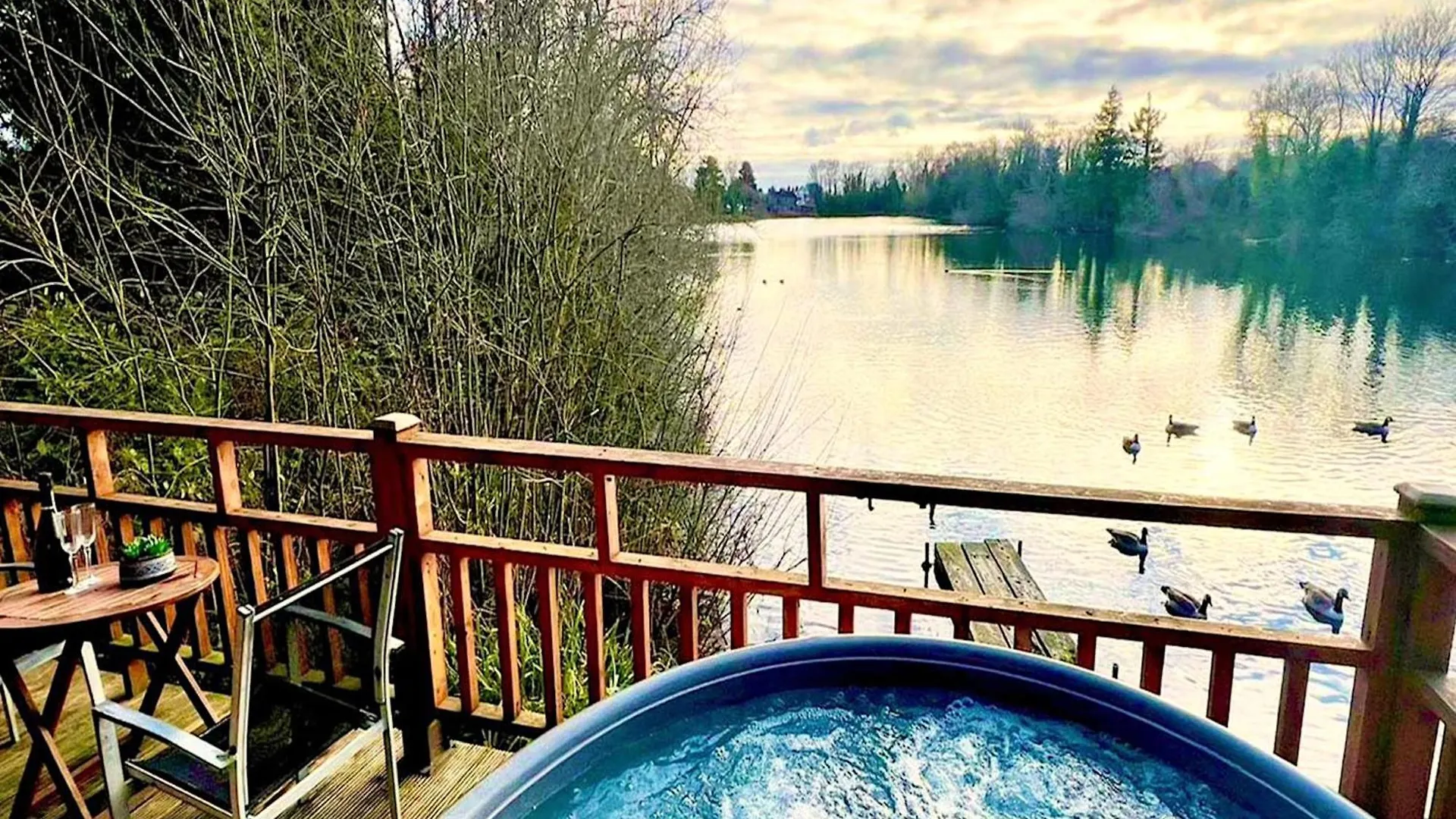 Holly Lodge 12 Hot Tub York